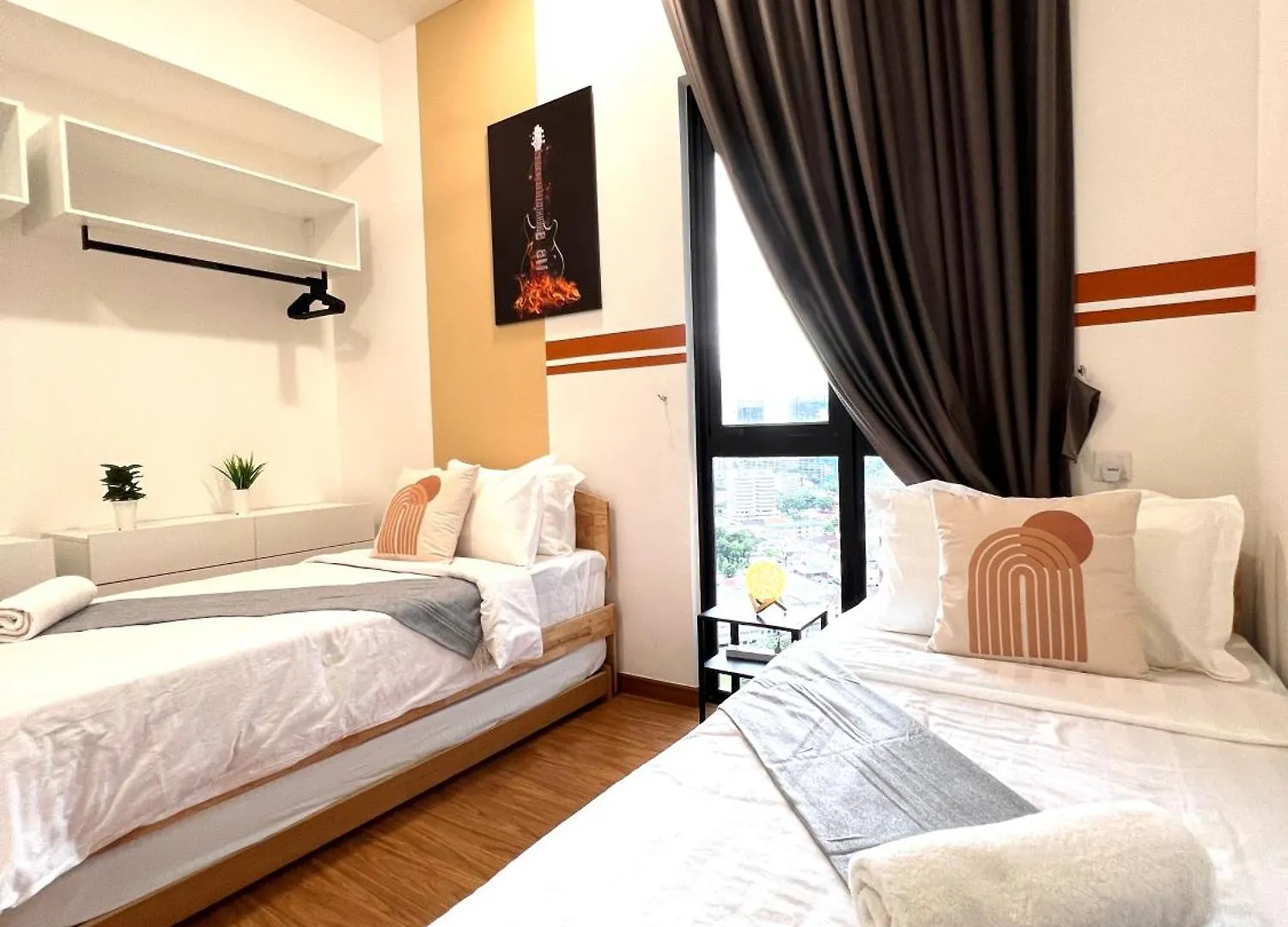 Georgetown Beacon Skypool 9 Pax Family & Baby-Friendly Luxury Suite Penang Ma­lay­sia